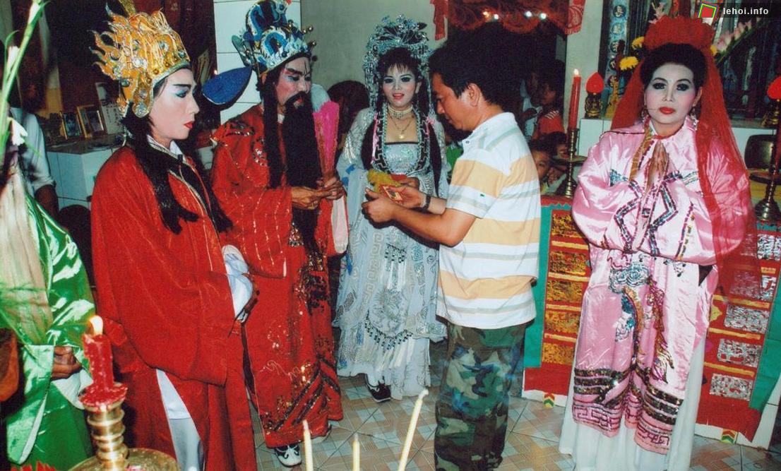 Lễ Kỳ Yên tại Bạc Liêu hấp dẫn bởi chương trình hát bội với nhiều tuồng tích cổ
