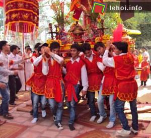 Lễ rước kiệu ở hội đình An Hạ