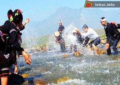 Lễ hội Bun vốc nặm tại Lai Châu