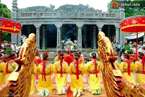 Lễ hội đền Thái Vi tại Ninh Bình