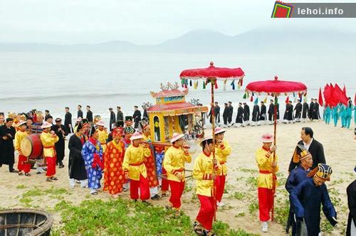 Linh thiêng lễ hội Cầu Ngư tại Quảng Ngãi