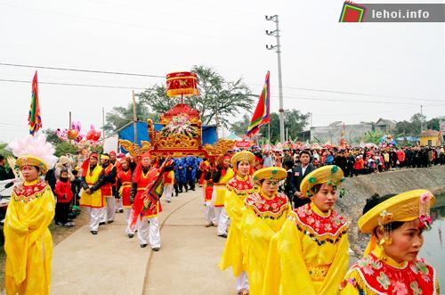 Đặc sắc lễ hội đền Du Yến