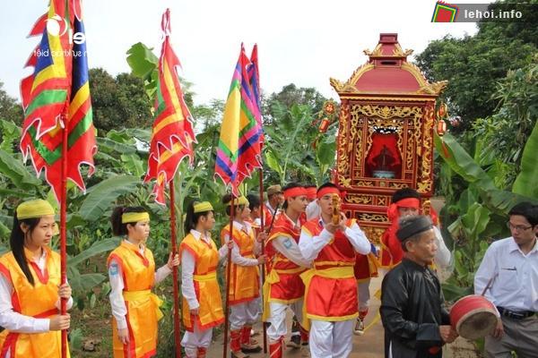 Lèn Vịnh Tiên Lệ và Lễ hội đền thờ Phù Đổng Thiên Vương tại Quảng Bình