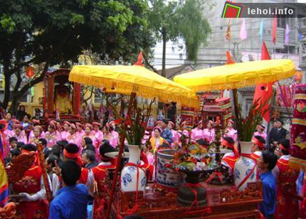 Đặc sắc lễ hội làng bún Phú Đô