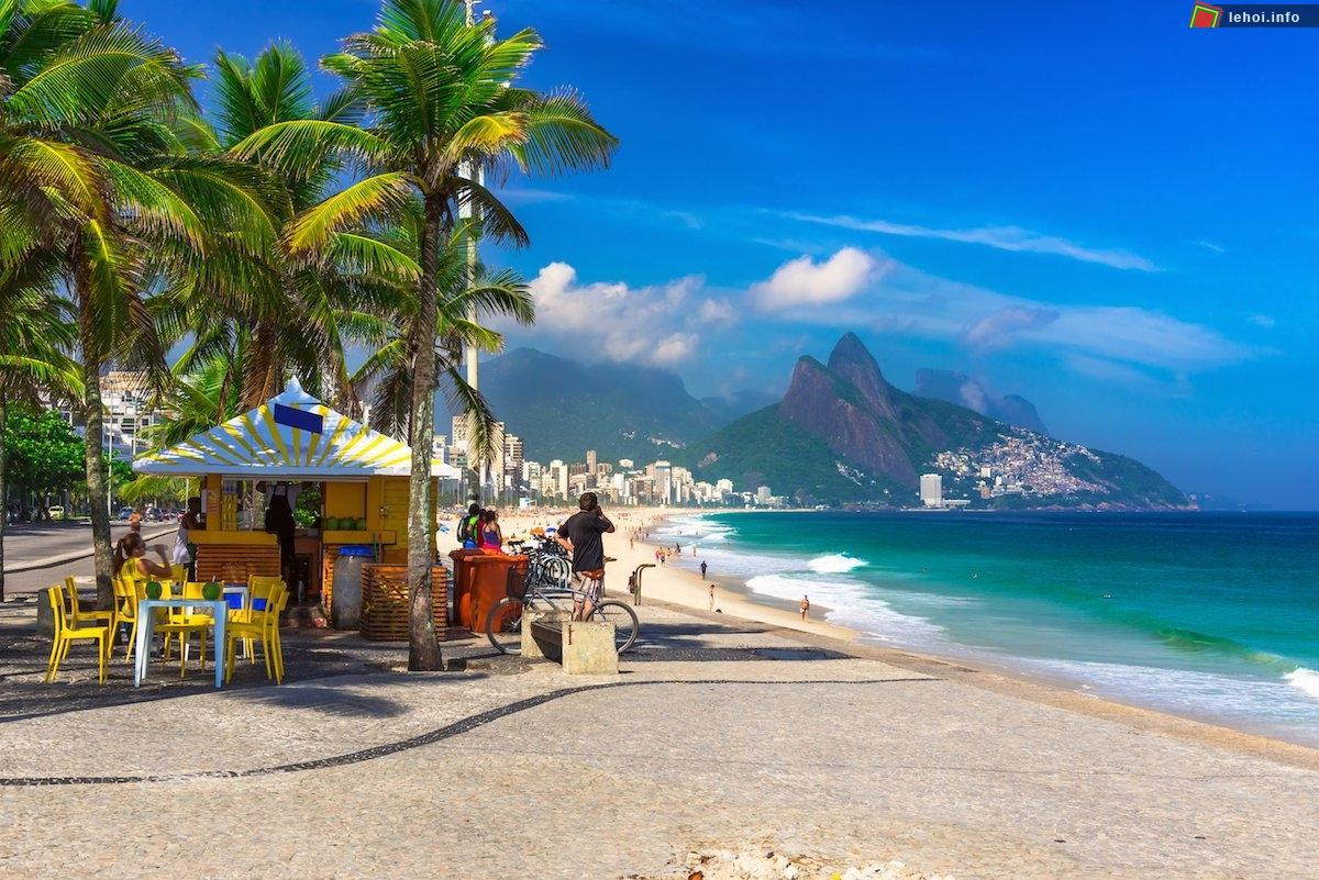 Bãi biển Ipanema, Rio de Janeiro nơi diễn ra lễ hội