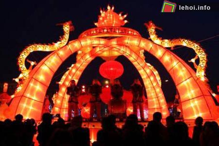 Trung Quốc rực rỡ trong lễ hội đèn lồng ảnh 1