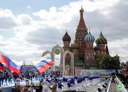 Quốc kỳ Nga tung bay tại Quảng trường Đỏ trong dịp Moscow 865 tuổi