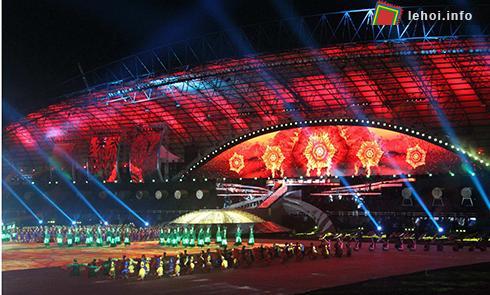 Lễ khai mạc SEA Games 26 tại sân vận động trung tâm ở thành phố Palembang