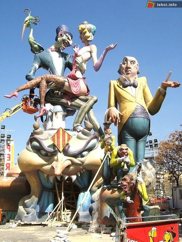Độc đáo lễ hội Las Fallas: lễ hội của những hình nộm