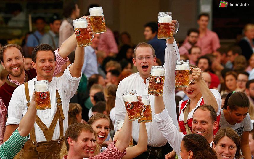 Tưng bừng Lễ hội bia ở Bỉ