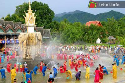 Thái Lan: Tưng bừng lễ hội Té nước ảnh 1