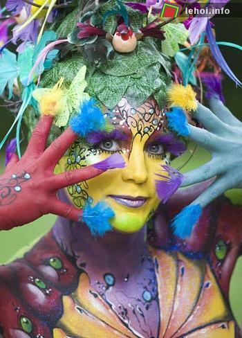 Lễ hội bodypainting ở Áo, rực rỡ những sắc màu trên cơ thể.