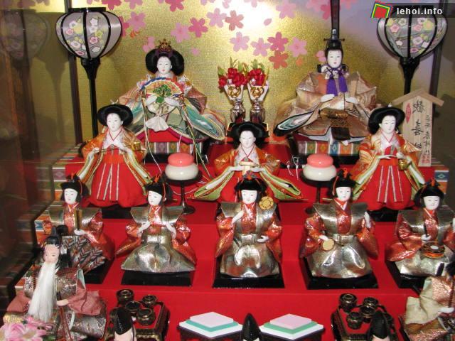 Lễ hội búp bê Hina Matsuri