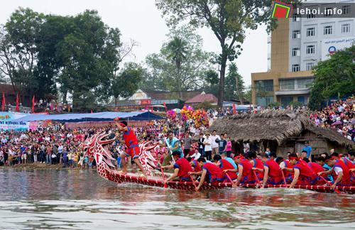 Lễ hội đua thuyền Tuyên Quang