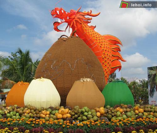 Quả dừa khổng lồ được trưng bày trong lễ hội
