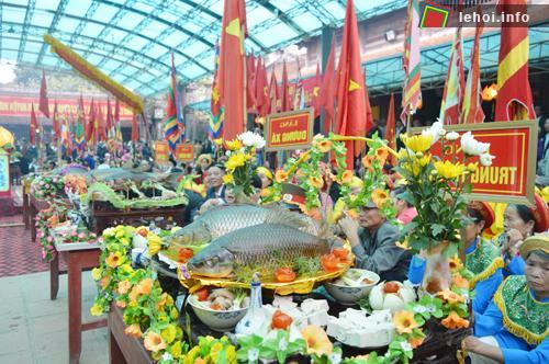 Thi cỗ cá tại Lễ hội đền Trần Thái Bình năm 2015