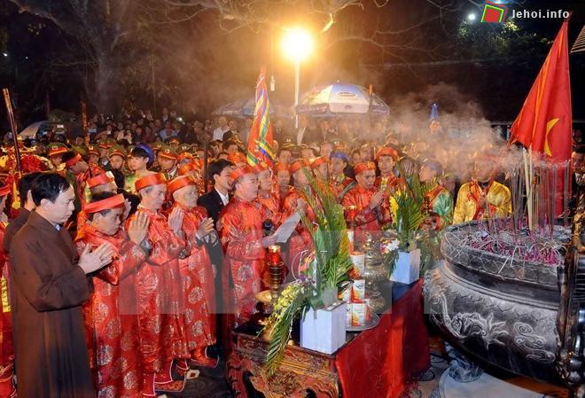Quang cảnh lễ khai ấn Đền Trần năm 2015