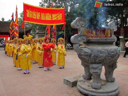 Một nghi thức trong lễ hội Đền Đô