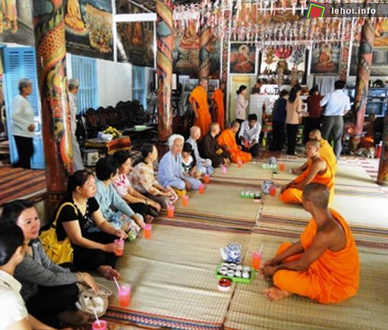 Lễ tết Chol Chnăm Thmây của người Khmer được tổ chức linh đình như ngày tết Nguyên Đán của người Kinh