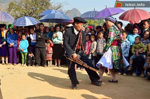 Lễ hội Gầu Tào là nơi gặp gỡ giao duyên của nam nữ người Mông