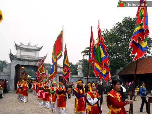 Lễ hội Cổ Loa là một lễ hội lớn trong năm của làng Cổ Loa