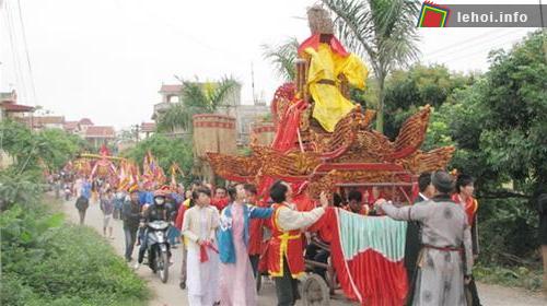 Một nghi thức trong lễ hội đền Chử Đồng Tử 