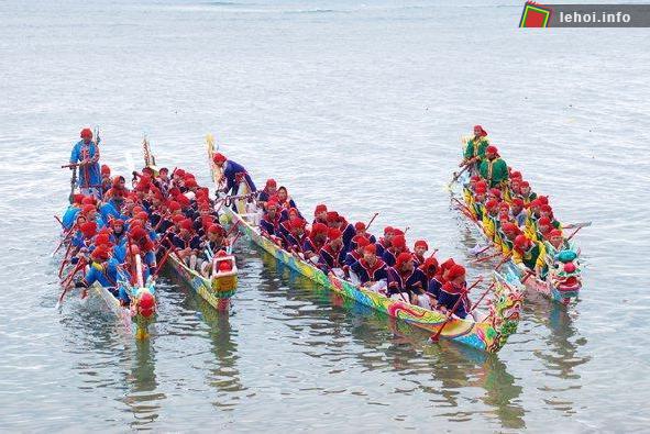 Lễ hội bơi trải trên sông Diêm