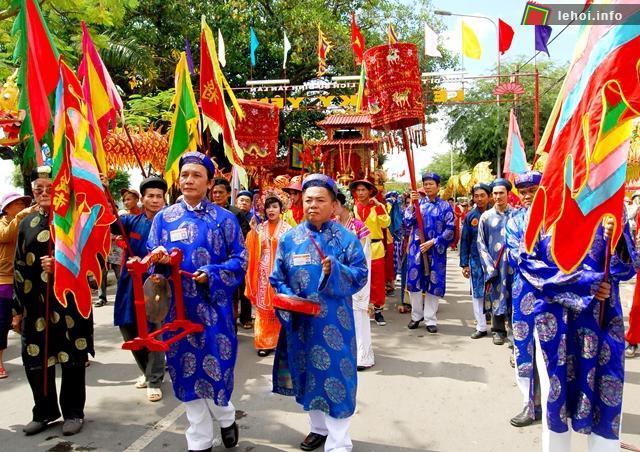 Một nghi thức trong lễ hội Kỳ Yên ở Gò Công Tây tại Tiền Giang