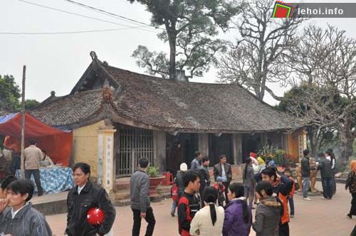 Người dân thập phương nô nức kéo nhau về trẩy hội Từ Hả ở bắc Giang