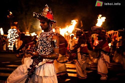 Lễ hội  Esala Perahera, Sri Lanka
