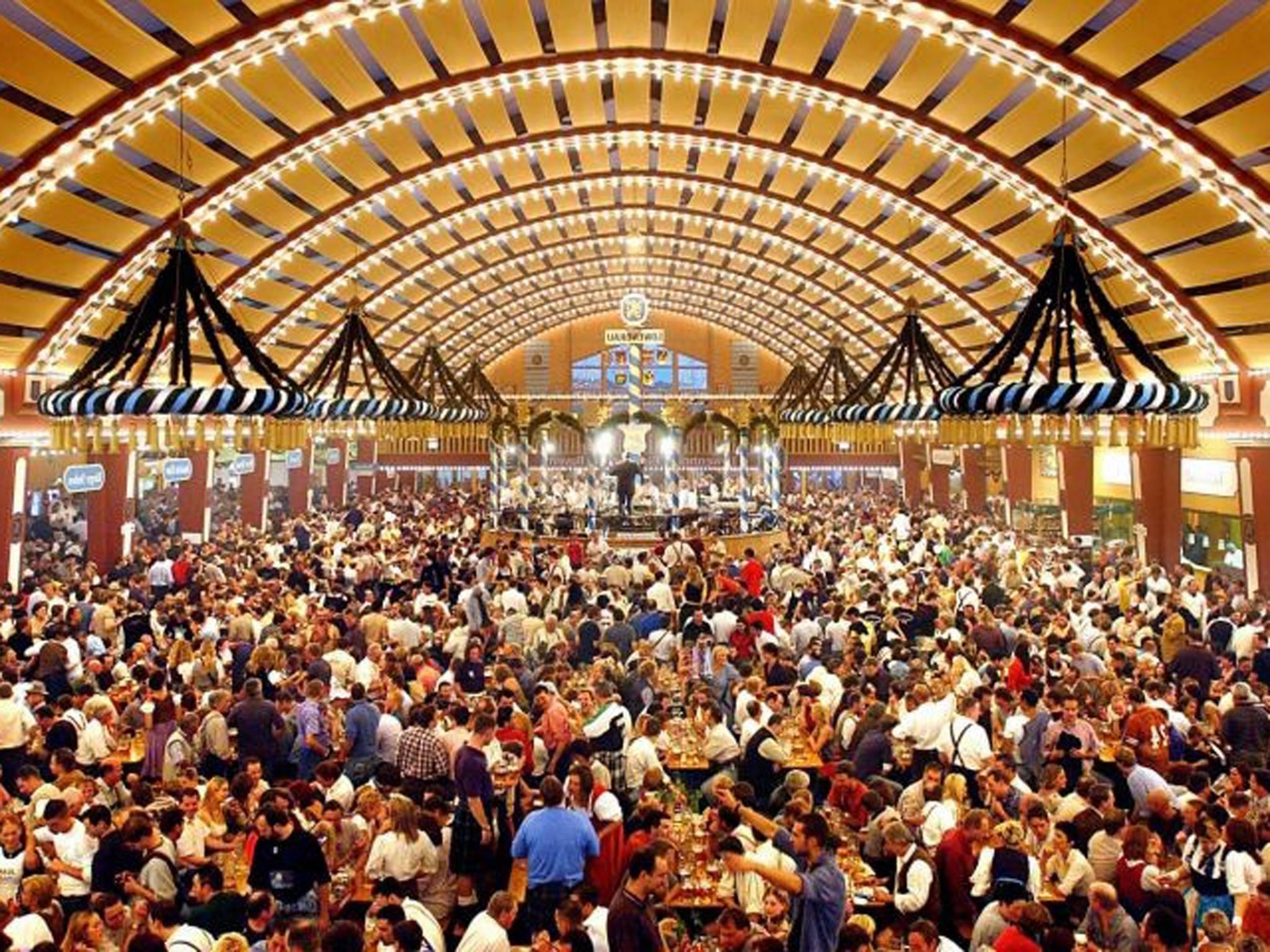 Hàng vạn người đã tới Munich để tham dự lễ hội bia Oktoberfest