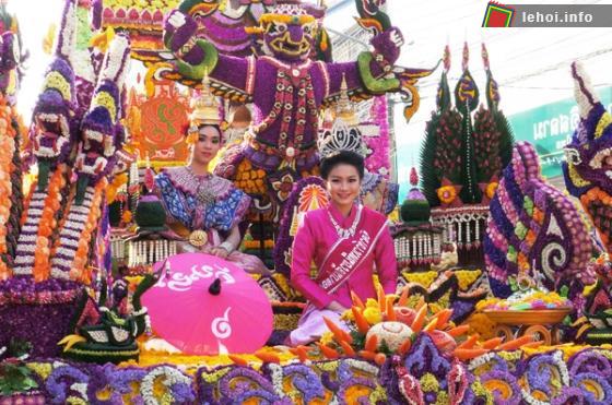 Rực rỡ lễ hội hoa Thái Lan Ratchaphuruek