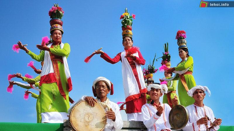 Lễ hội Mbăng Katê là một trong những lễ hội lớn nhất của đồng bào người Chăm