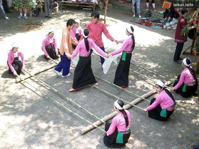 Những hoạt động sinh hoạt văn hóa trong lễ hội