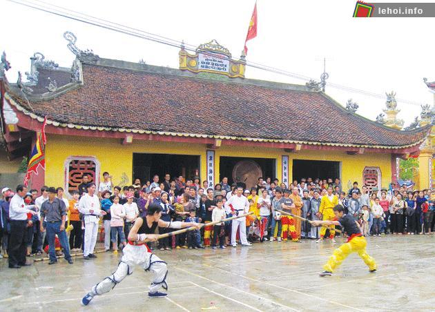 Biểu diễn đánh Thó tại Lễ hội đền Cuối.