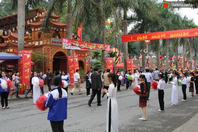 Lễ hội Đền Thượng thu hút đông đảo người dân tham dự