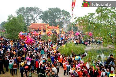 Lễ hội Thập Cửu Tiên Công là dịp người dân trong làng họp gặp gỡ giao lưu