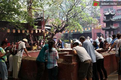 Lễ hội chùa Phước Hải thu hút đông đảo người dân tham dự