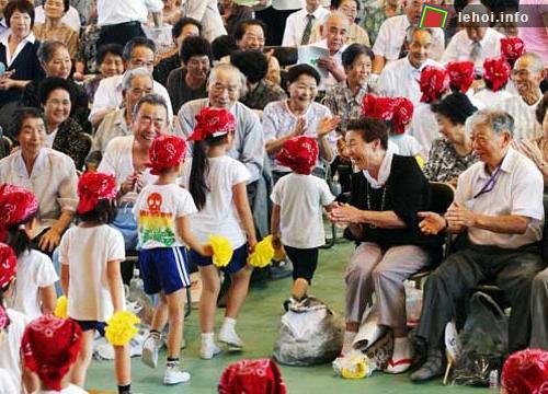 Nhật bản: Thiêng liêng lễ hội dành cho người già ảnh 3