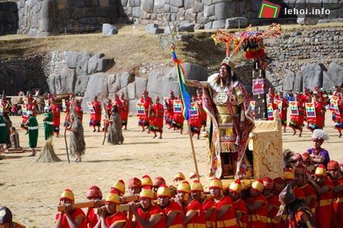 Khung cảnh thể hiện đế chế Inca trong lễ hội Inti Raymi