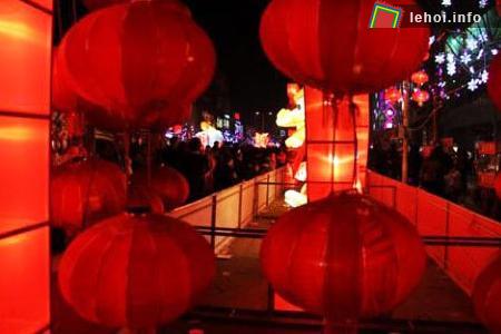 Trung Quốc rực rỡ trong lễ hội đèn lồng ảnh 3