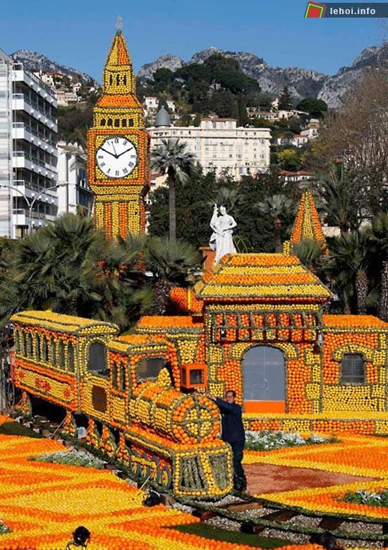 Sắc vàng phủ kín thành phố ngày lễ hội chanh ở Pháp ảnh 3