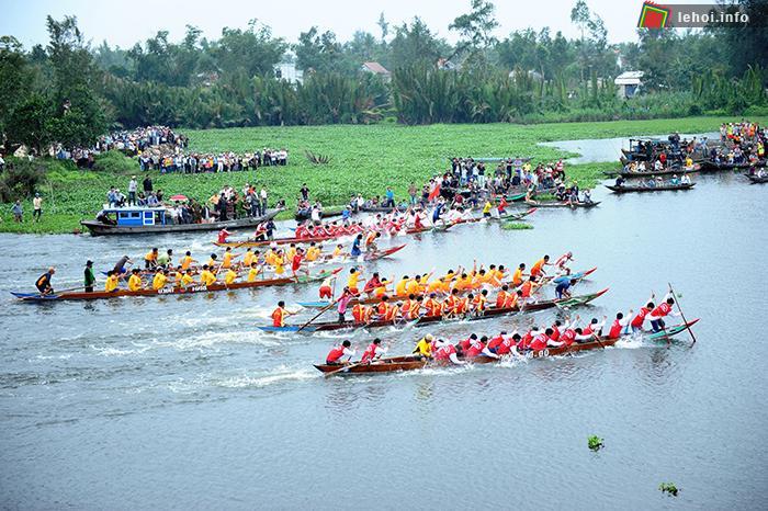 Hội đua thuyền trên sông Trường Giang