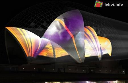 Biến những cánh buồm trên nóc Nhà hát Opera Sydney thành “những cánh buồm ánh sáng”. Ảnh Urbanscreen