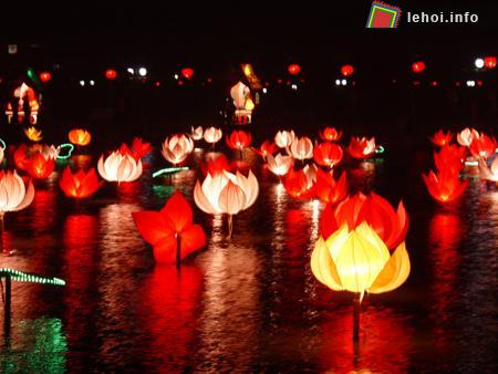 Lễ hội đèn lồng đón Trung thu ở Thượng Hải, Trung Quốc ảnh 3