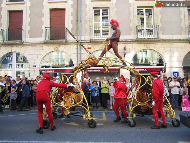 Sôi động lễ hội Carnaval Blois ở Pháp ảnh 4