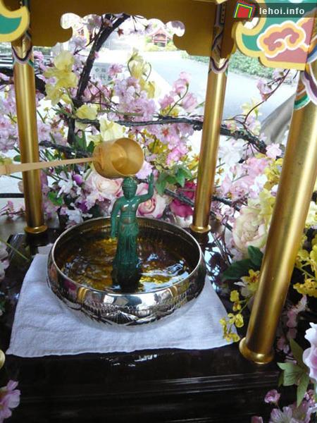 Linh thiêng nghi lễ tắm Phật trà xanh Nhật Bản ảnh 6