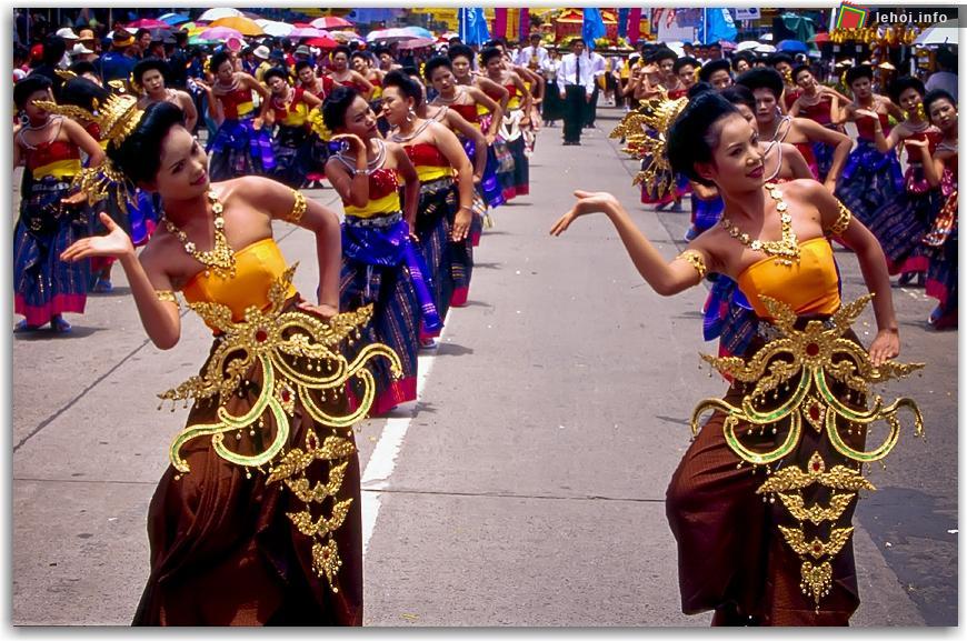 Điểm danh 10 lễ hội độc đáo ở Thái Lan ảnh 6