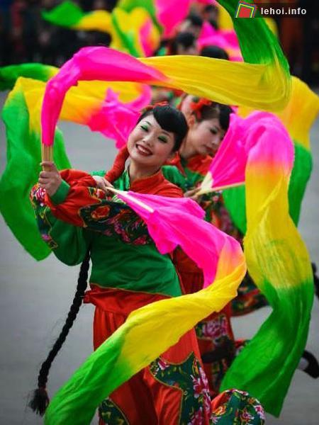 Trung Quốc rực rỡ trong lễ hội đèn lồng ảnh 7
