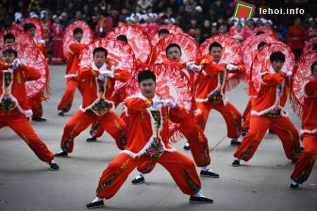 Trung Quốc rực rỡ trong lễ hội đèn lồng ảnh 8
